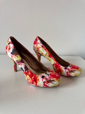 Madden Girl Floral Platform Pumps - Red Multi